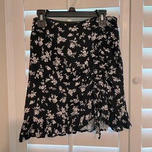 XS Skirt black floral so cute